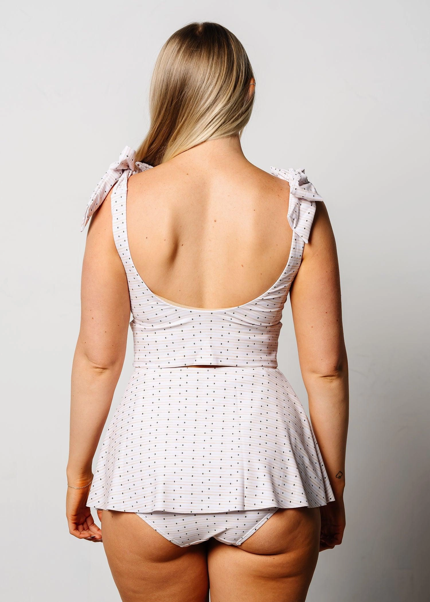 All Neutral | Knot Top