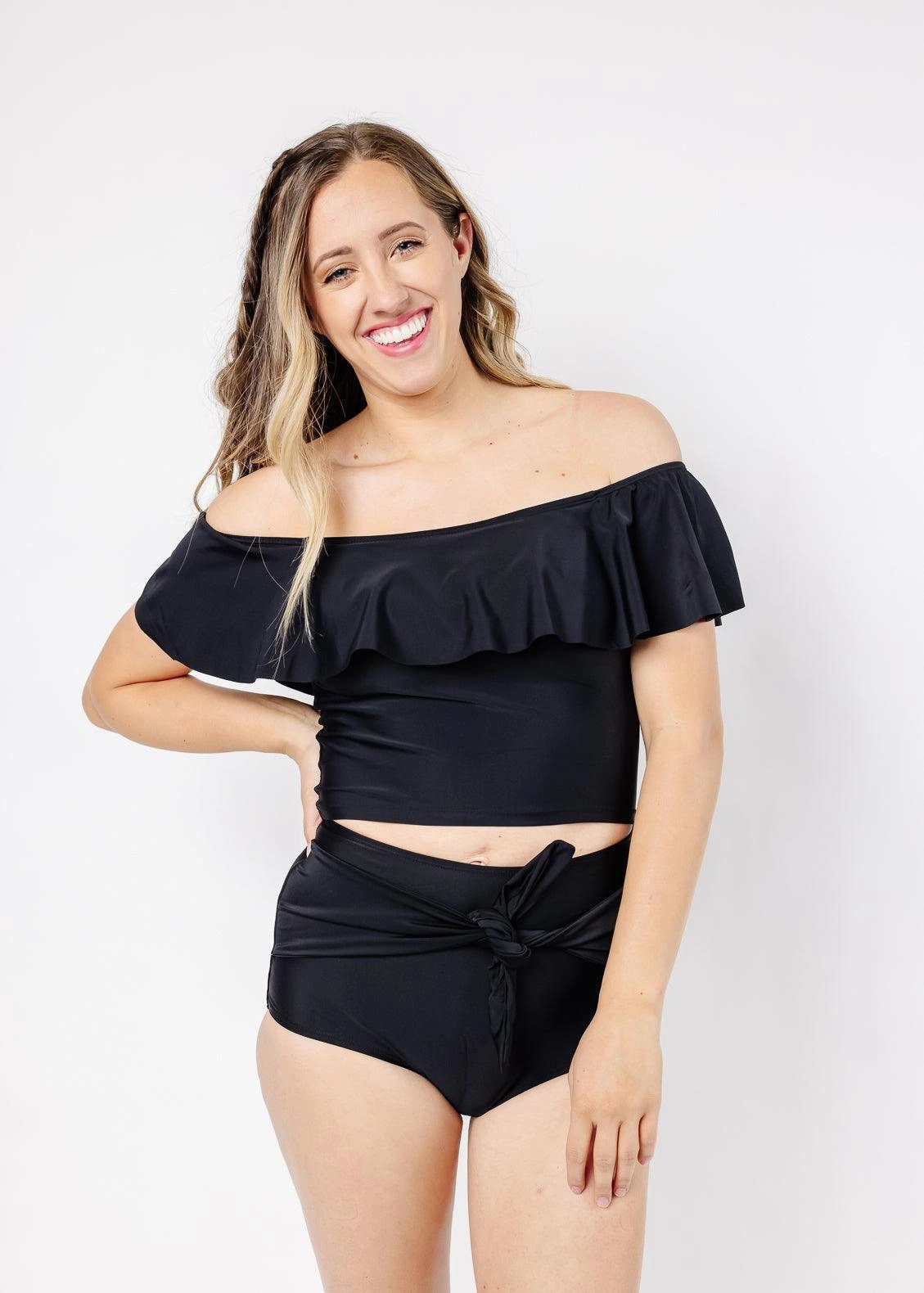 Black | Ruffled Around Top