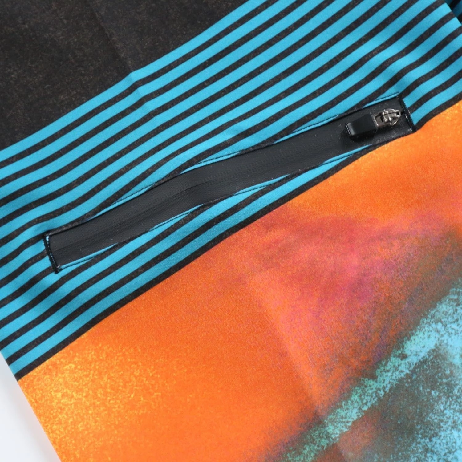 Men's Swim Trunks 22 Quick Dry Board Shorts with Key Keeper, No Mesh Lining - Perfect for Surfing & Swimming