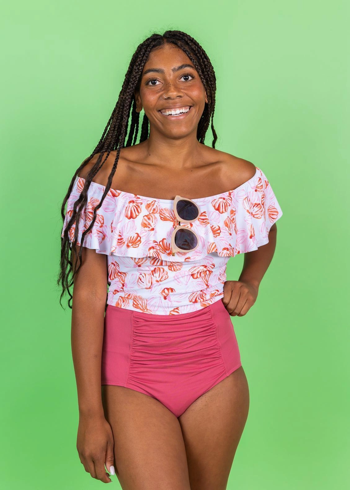 Painted Clams | Ruffled Around Top