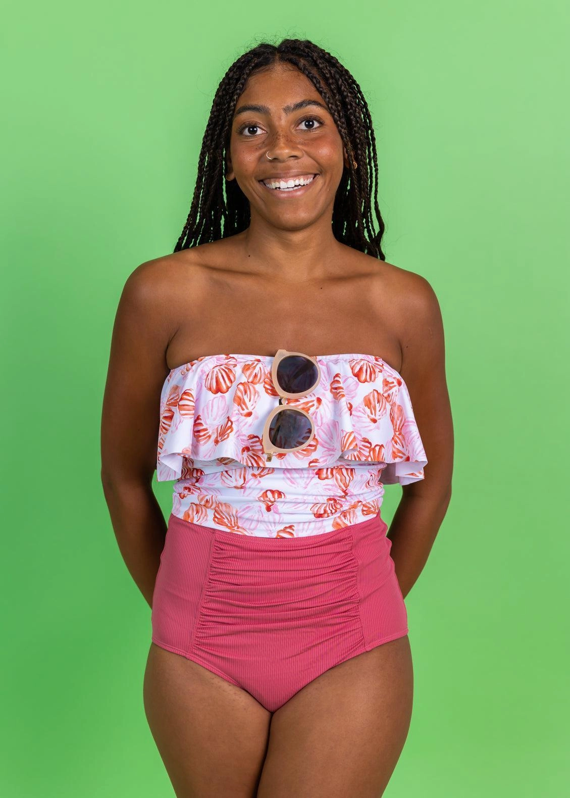Painted Clams | Ruffled Around Top