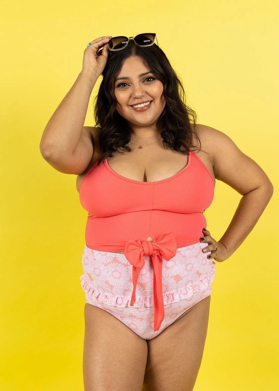 Pink Daisies | Mid-Ruffle Bottoms