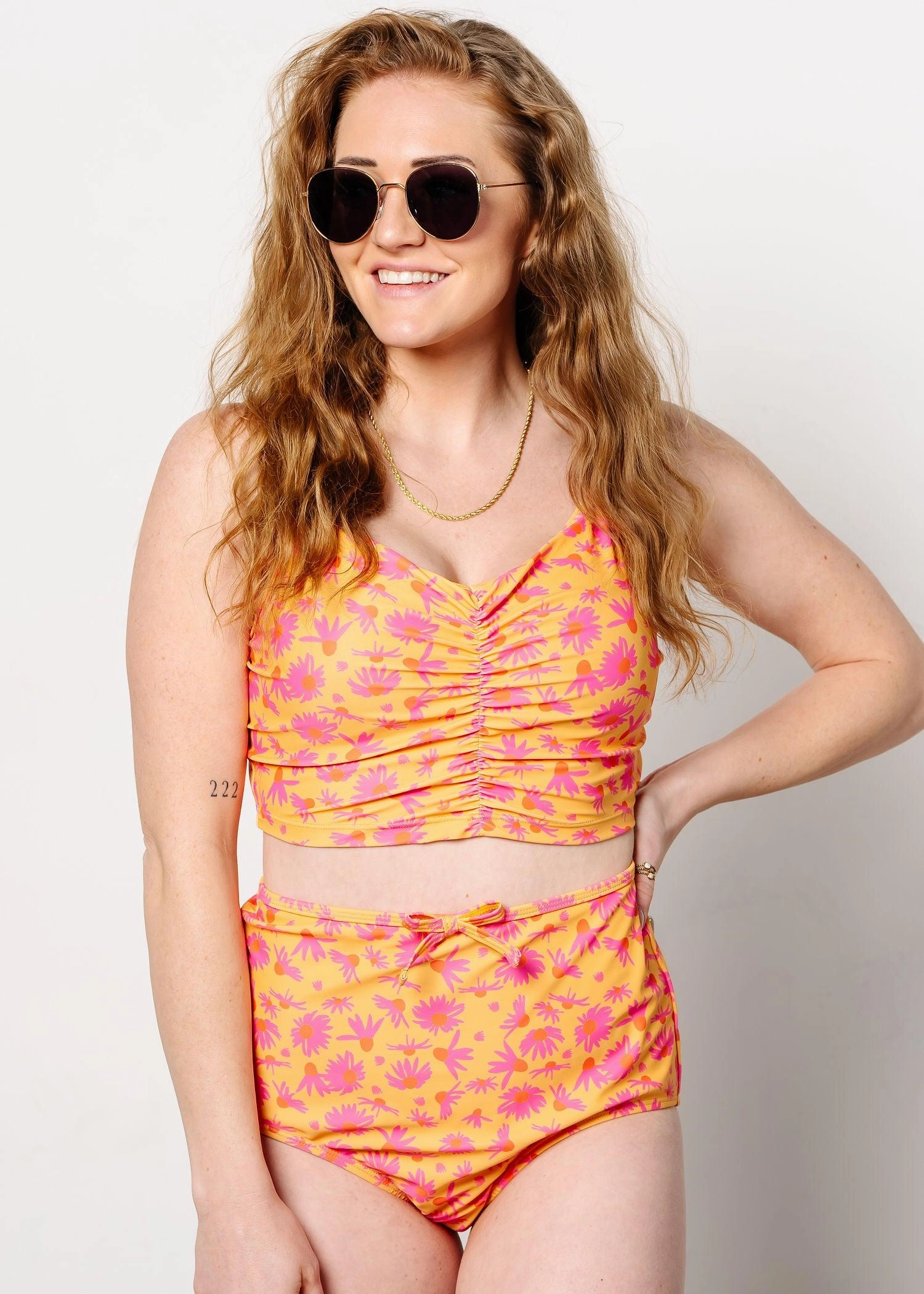 Playful Daisies | Bow Bottoms