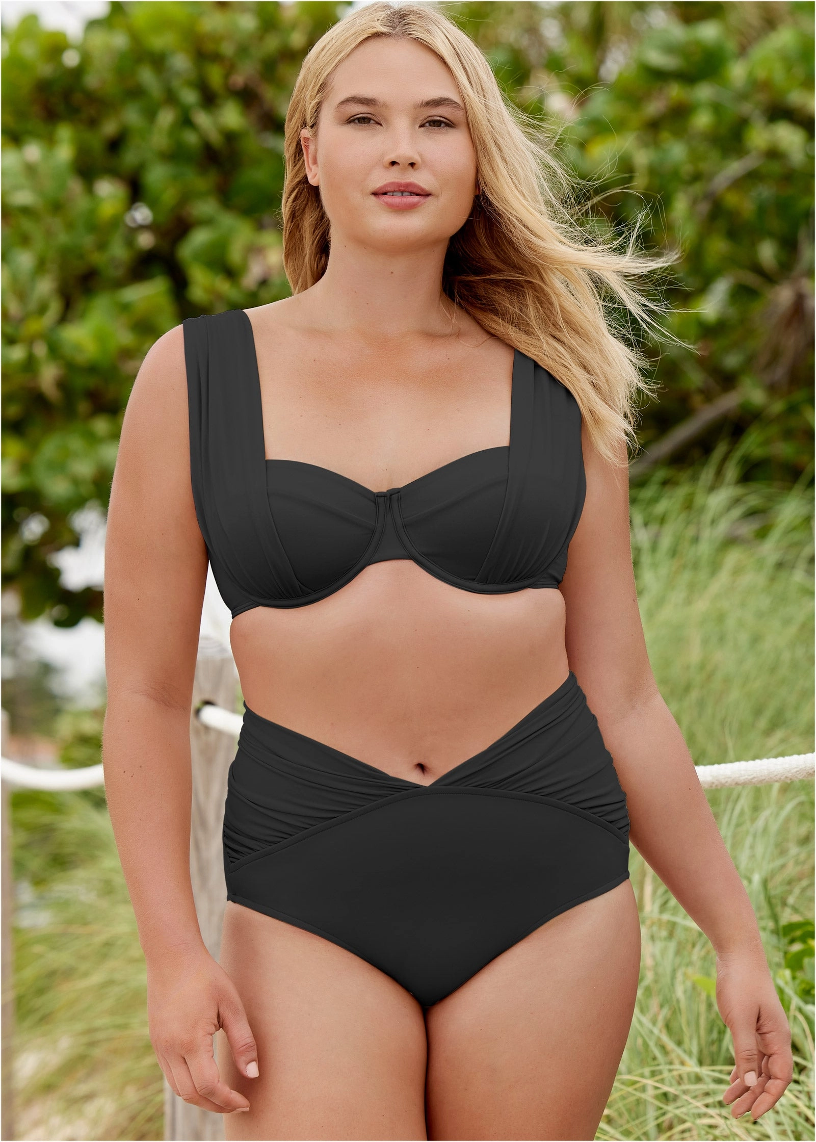 The Uplift Marilyn Top - Black Beauty