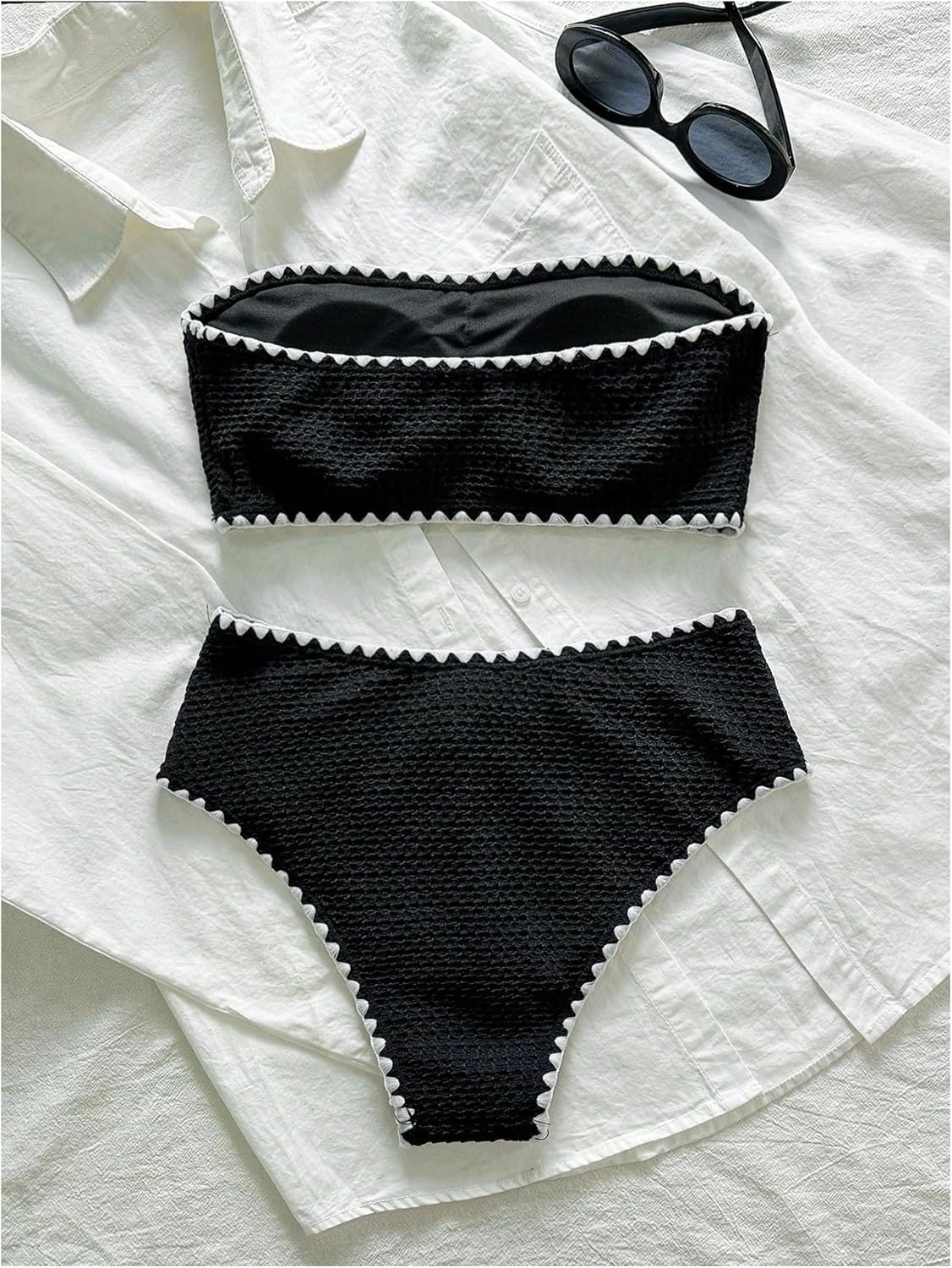 Verdusa Women's 2 Piece Strapless Bikini Sets Contrast Trim Bandeau Swimsuit Bathing Suits