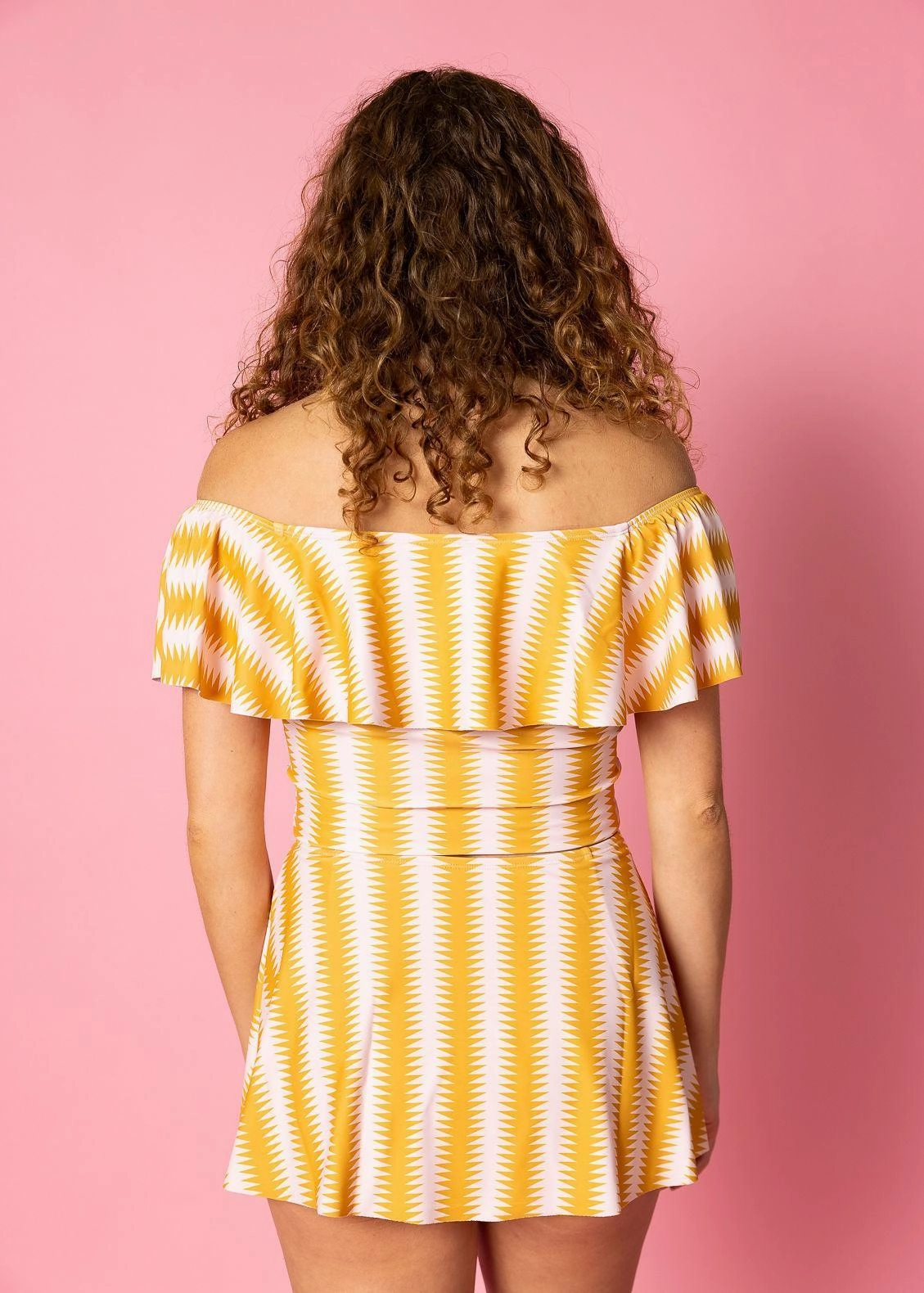 Vintage Triangles | Ruffled Around Top