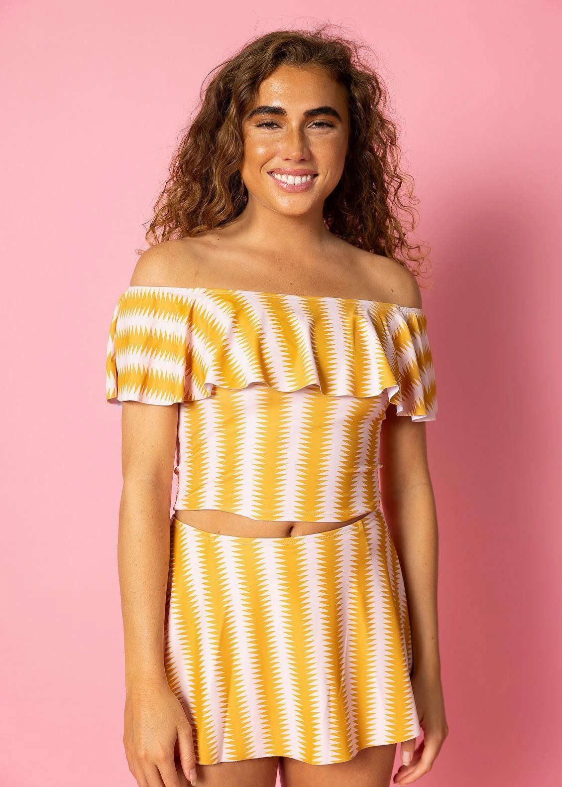 Vintage Triangles | Ruffled Around Top