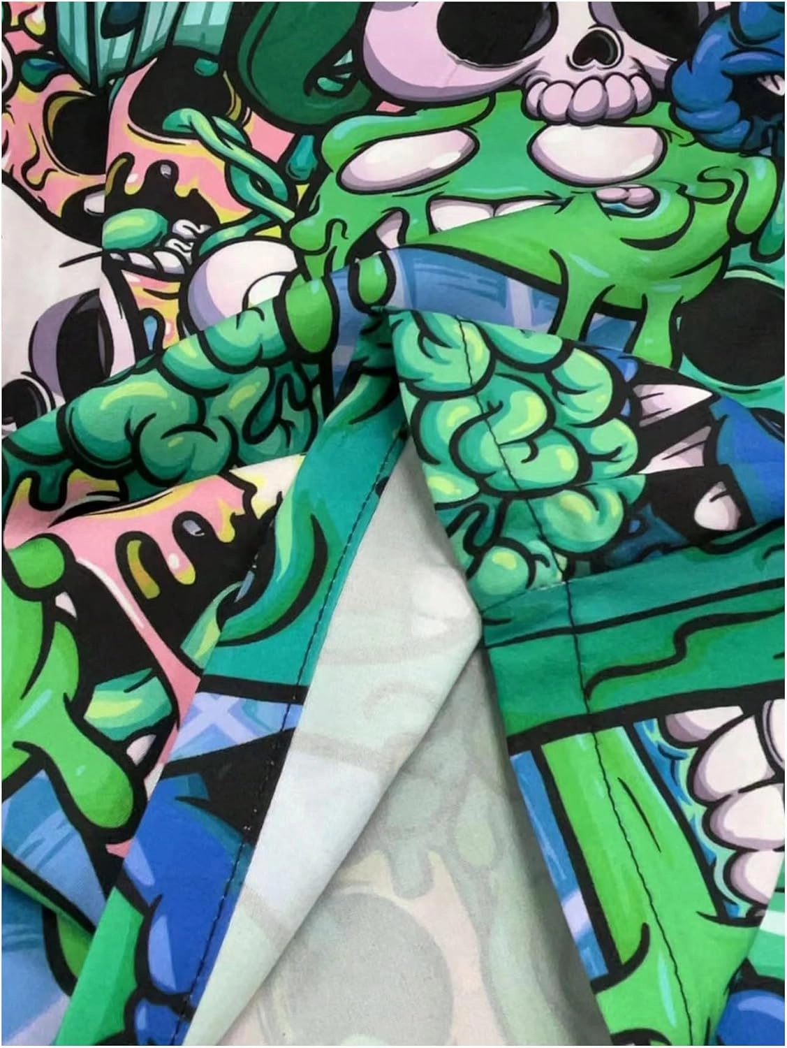 WDIRARA Men's Cartoon Skull Print Swim Trunks Drawstring Elastic Waist Beach Shorts